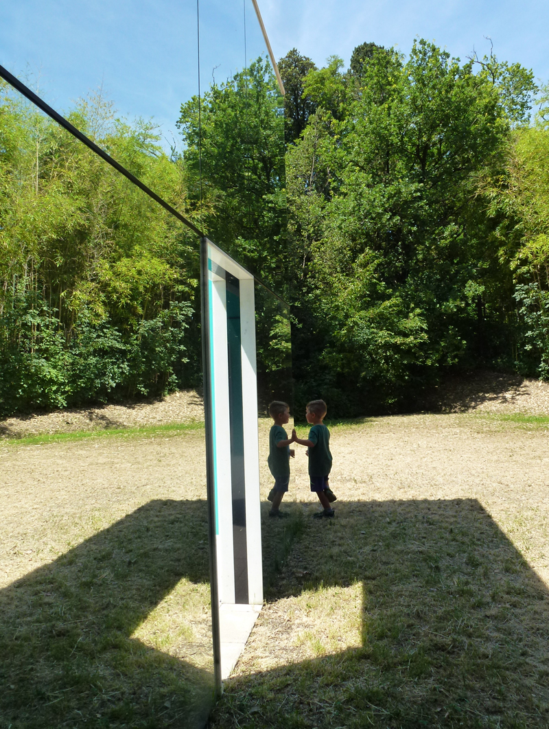 La Cabane eclatée aux 4 salles by Daniel Buren